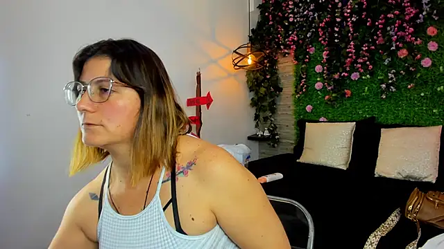 SarahDeyvis online show from 11/08/25, 02:31