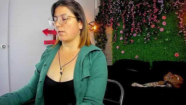 SarahDeyvis online show from 11/04/25, 01:26