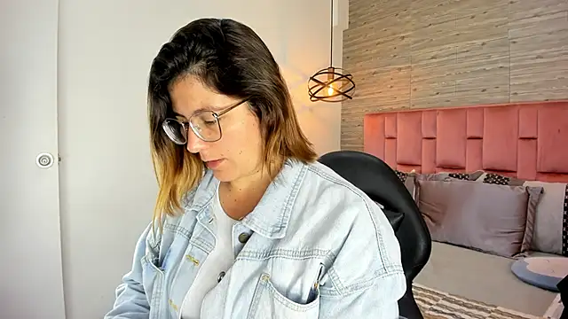 SarahDeyvis online show from 10/24/25, 01:43