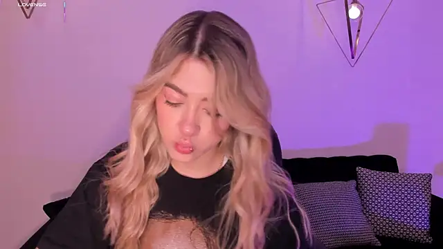 EveBensonX online show from 10/30/25, 12:36