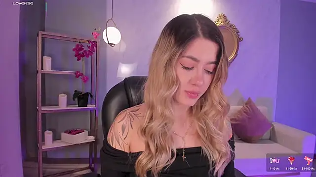 EveBensonX online show from 09/19/25, 06:23