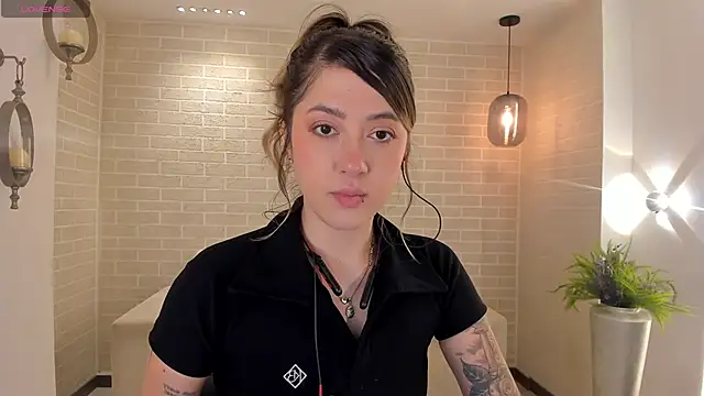 EveBensonX online show from 06/07/26, 11:32