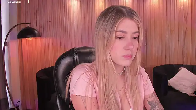 EveBensonX online show from 11/16/25, 06:01