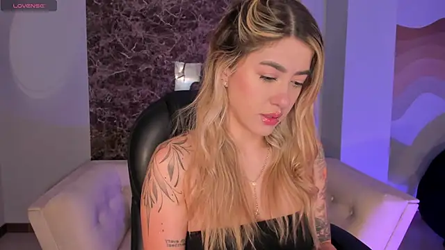 EveBensonX online show from 11/21/25, 12:59