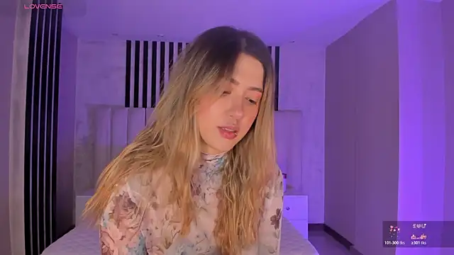 EveBensonX online show from 04/07/26, 07:37