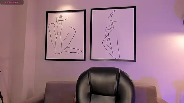 EveBensonX online show from 11/25/25, 12:16