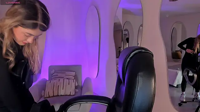 EveBensonX online show from 09/25/25, 07:31