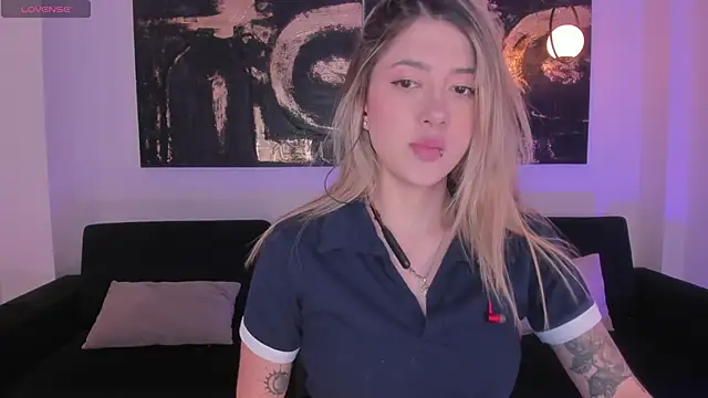 Snapshot of EveBensonX chatting on 02/17/26, 07:44 EveBensonX online show from 02/17/26, 07:44