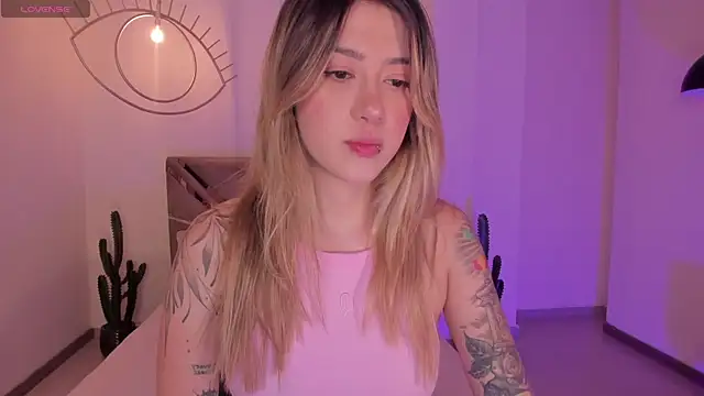 EveBensonX online show from 03/28/26, 12:50