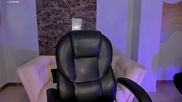 EveBensonX online show from 10/18/25, 12:51