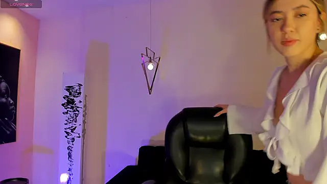 Snapshot of EveBensonX chatting on 01/12/26, 07:20 EveBensonX online show from 01/12/26, 07:20