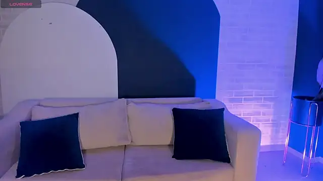 EveBensonX online show from 03/19/25, 06:44