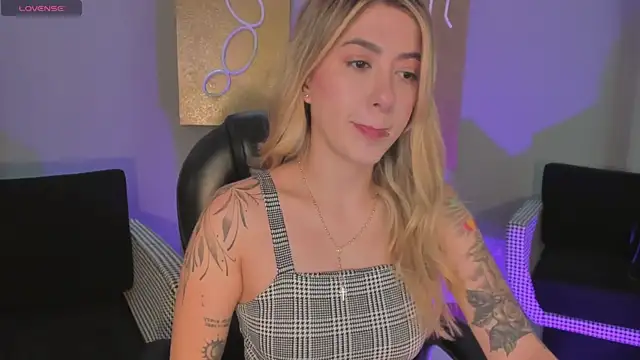 EveBensonX online show from 11/14/25, 12:42