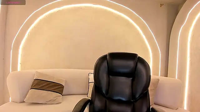 Snapshot of EveBensonX chatting on 02/09/26, 08:18 EveBensonX online show from 02/09/26, 08:18