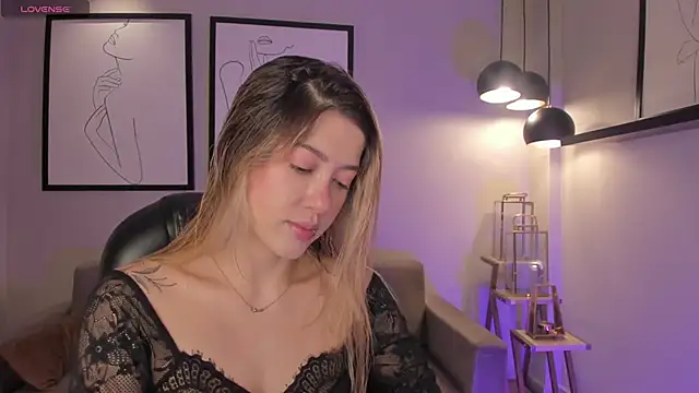 Snapshot of EveBensonX chatting on 02/19/26, 12:24 EveBensonX online show from 02/19/26, 12:24