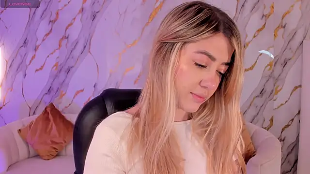 EveBensonX online show from 12/04/25, 11:53