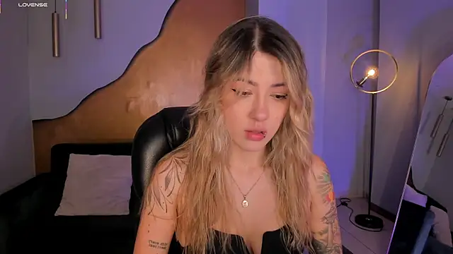 Snapshot of EveBensonX chatting on 02/05/26, 12:23 EveBensonX online show from 02/05/26, 12:23