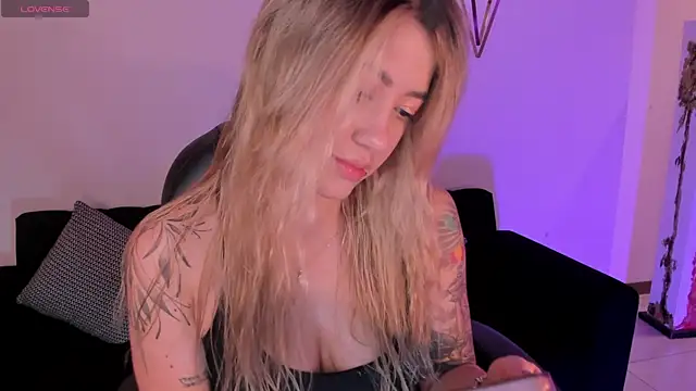 EveBensonX online show from 11/30/25, 12:28