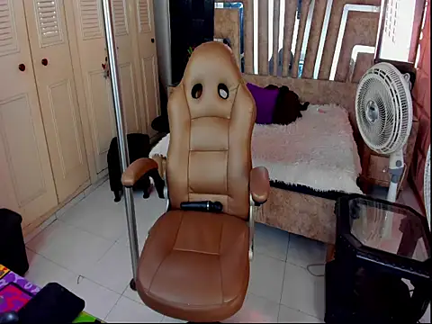 cute sassy online show from 09/09/25, 04:49