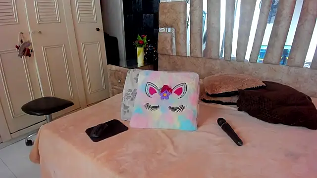 cute sassy online show from 11/13/25, 02:54