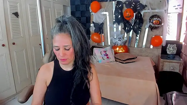 cute sassy online show from 10/29/25, 03:33