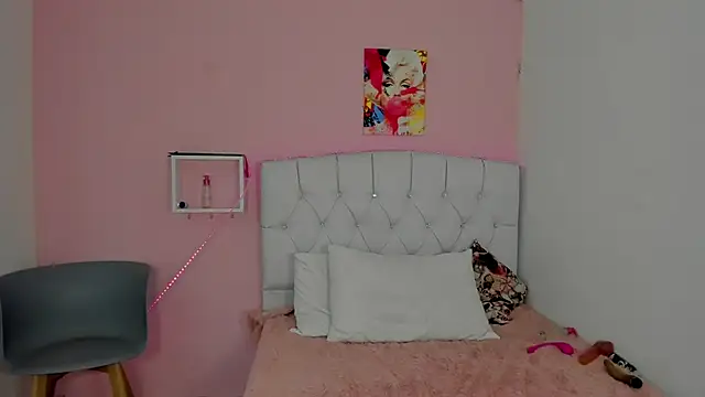 18candys online show from 09/10/25, 10:31