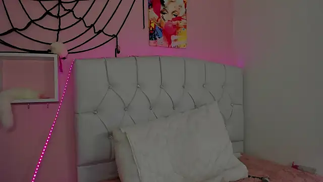 18candys online show from 10/20/25, 10:43