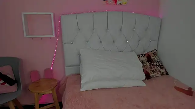 18candys online show from 02/18/25, 10:14