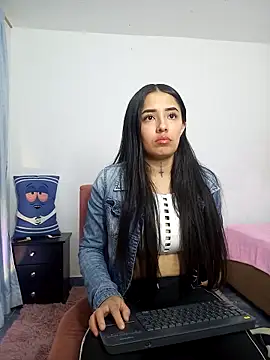 Snapshot of Sofia_888 chatting on 11/08/25, 02:48 Sofia 888 online show from 11/08/25, 02:48