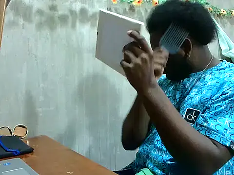 2ocmaxi online show from 11/17/25, 08:57