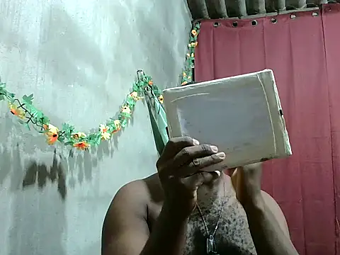 Snapshot of 2ocmaxi chatting on 02/11/26, 11:37 2ocmaxi online show from 02/11/26, 11:37