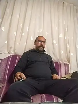 masculine bear daddy online show from 12/18/25, 04:44