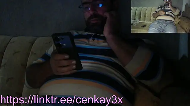 Snapshot of masculine_bear_daddy chatting on 10/21/25, 03:33 masculine bear daddy online show from 10/21/25, 03:33