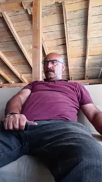 Snapshot of masculine_bear_daddy chatting on 06/17/26, 03:44 masculine bear daddy online show from 06/17/26, 03:44