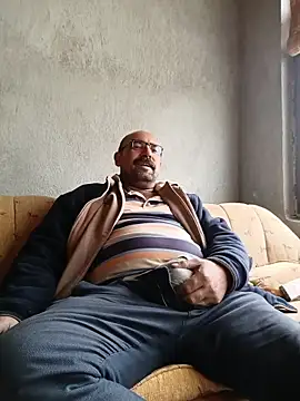 masculine bear daddy online show from 12/05/25, 09:41