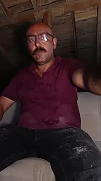 Snapshot of masculine_bear_daddy chatting on 06/18/26, 03:39 masculine bear daddy online show from 06/18/26, 03:39