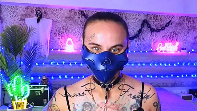 Snapshot of Cool_Freak_ chatting on 09/13/25, 10:15 Cool Freak online show from 09/13/25, 10:15