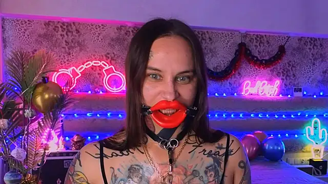 Snapshot of Cool_Freak_ chatting on 11/28/25, 10:37 Cool Freak online show from 11/28/25, 10:37