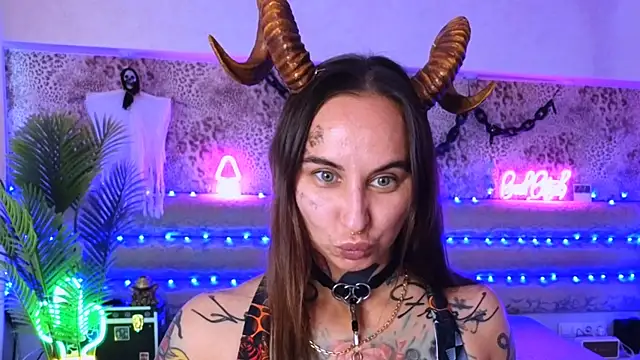 Snapshot of Cool_Freak_ chatting on 09/21/25, 10:20 Cool Freak online show from 09/21/25, 10:20