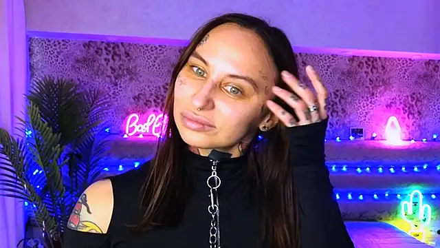 Snapshot of Cool_Freak_ chatting on 02/04/25, 10:10 Cool Freak online show from 02/04/25, 10:10