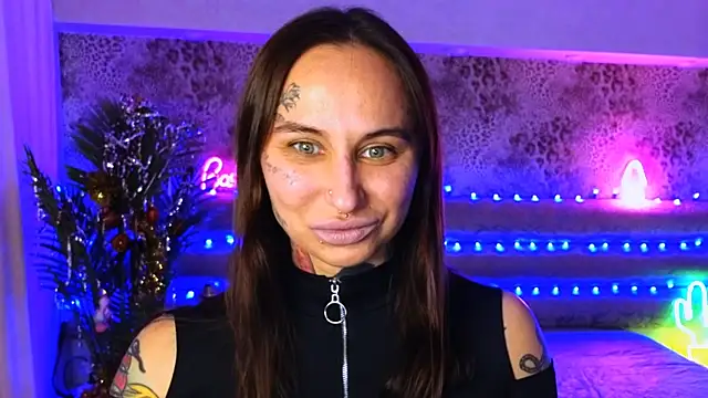 Snapshot of Cool_Freak_ chatting on 01/13/25, 09:52 Cool Freak online show from 01/13/25, 09:52