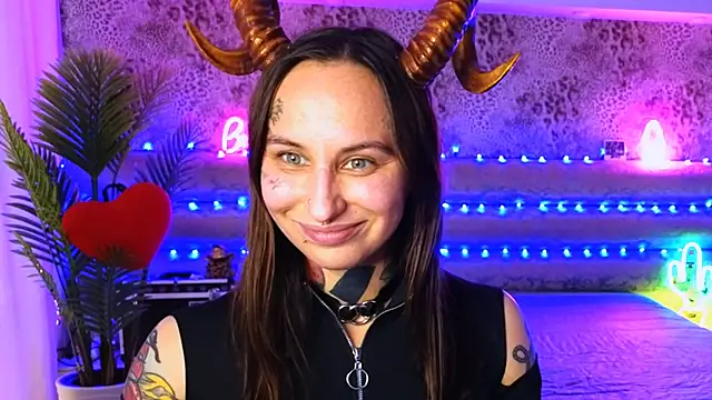 Snapshot of Cool_Freak_ chatting on 03/20/25, 08:42 Cool Freak online show from 03/20/25, 08:42