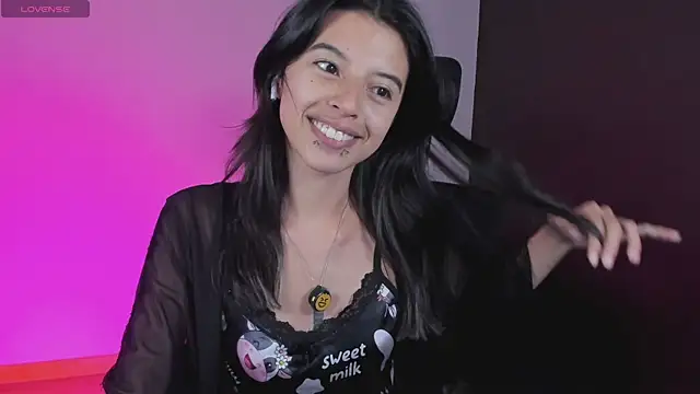 Snapshot of NanaRott chatting on 05/18/26, 03:28 NanaRott online show from 05/18/26, 03:28