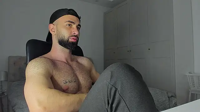 Snapshot of MichaelMasterss chatting on 02/14/26, 01:50 MichaelMasterss online show from 02/14/26, 01:50