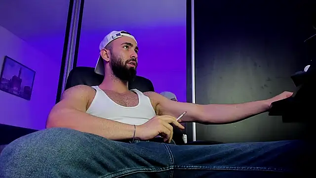 Snapshot of MichaelMasterss chatting on 02/28/25, 10:06 MichaelMasterss online show from 02/28/25, 10:06