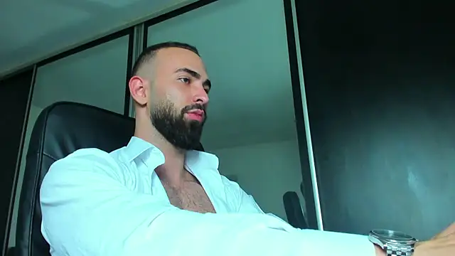 Snapshot of MichaelMasterss chatting on 03/05/25, 01:42 MichaelMasterss online show from 03/05/25, 01:42