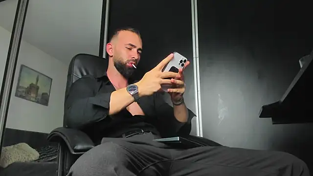 Snapshot of MichaelMasterss chatting on 11/01/25, 08:46 MichaelMasterss online show from 11/01/25, 08:46