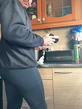 bigbrown- online show from 03/12/25, 04:13