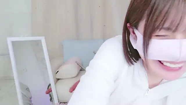 Yuu  k online show from 12/19/24, 06:01