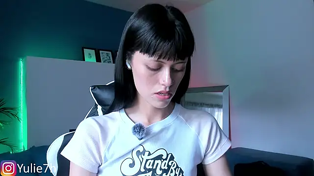 Snapshot of _Jessy_Moon_ chatting on 10/04/25, 08:21 Jessy Moon online show from 10/04/25, 08:21